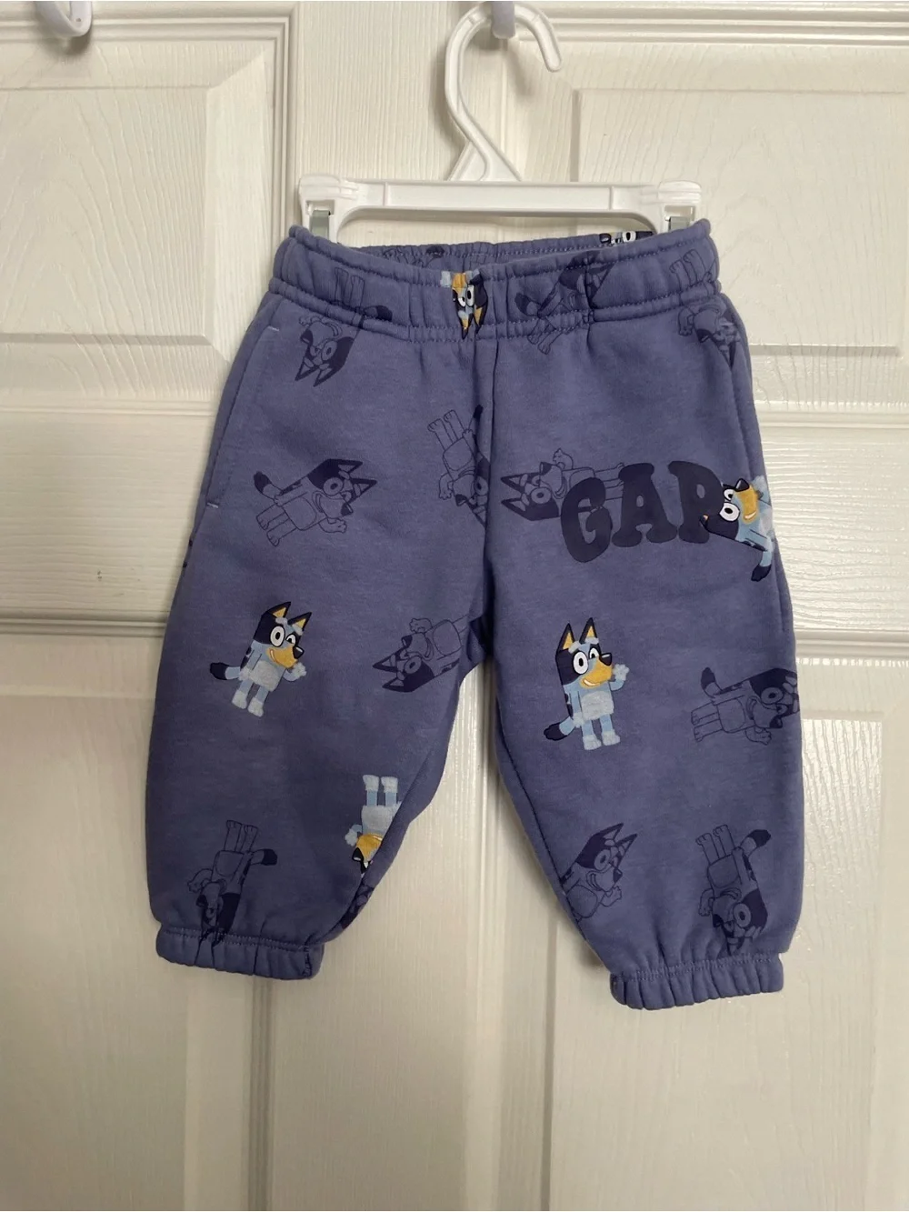 GAP Baby 6-12 Months Bluey Lavender Pullover Sweatshirt and Sweatpants Set
